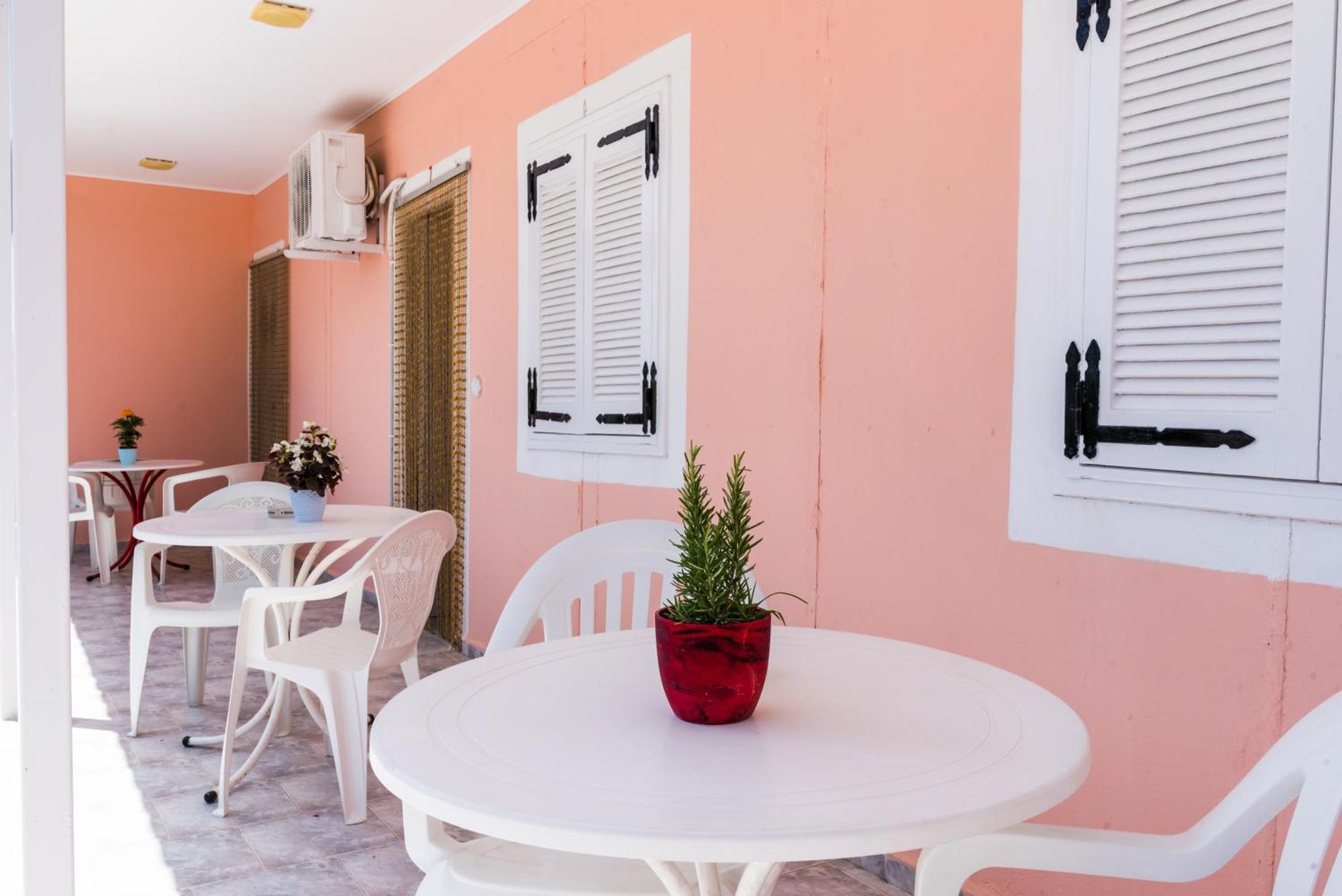 Roussa's Hotel Laganas