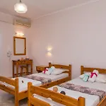 Roussa\'S Apartments